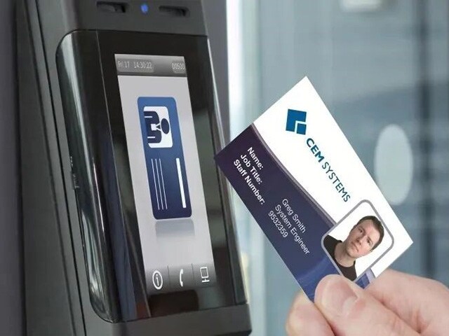 读卡器与控制器合二为一